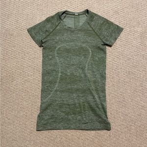 Lululemon swiftly tech size 4